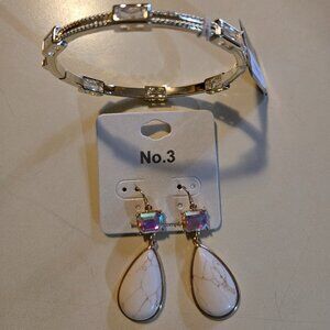 Dainty gold stretch bracelet with coordinating dangle earrings